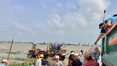 Những dòng xe nối dài và tinh thần tương thân, tương ái của cộng đồng