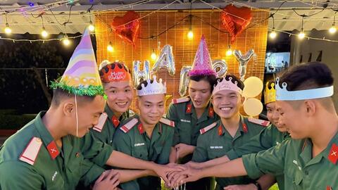 Bộ đội tham gia nhiều hoạt động vui tươi, ý nghĩa dịp 22-12