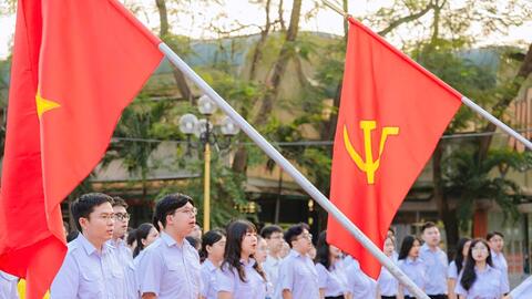 Sinh viên TP Hồ Chí Minh tự hào tiến bước dưới lá cờ vẻ vang của Đảng