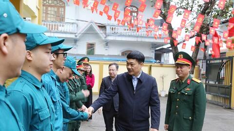 Phó chủ tịch Quốc hội Vũ Hồng Thanh thăm, chúc Tết tại phường Hồng Gai (tỉnh Quảng Ninh)