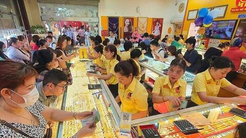 Thủ tướng yêu cầu theo dõi sát thị trường vàng, quản lý đồng bộ hoạt động kinh doanh