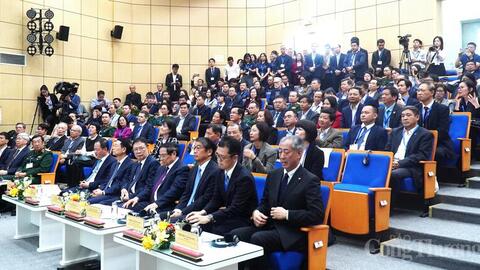 Thủ tướng: Công nghệ vũ trụ là lĩnh vực chiến lược cần được đầu tư