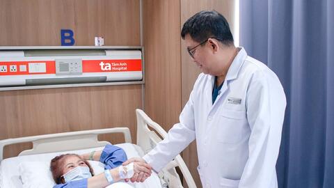 Việt Nam lần đầu tiên có robot AI thay khớp chủ động hoàn toàn