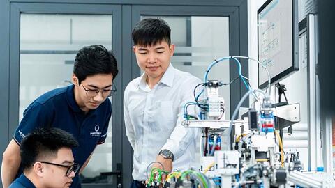 Mở rộng ngành học, tích hợp AI