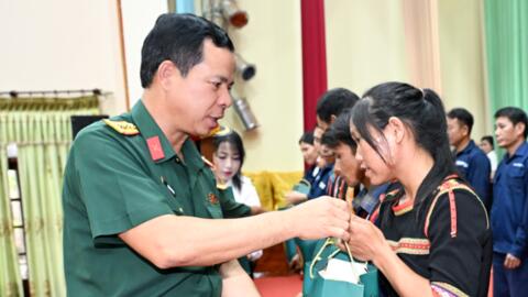 Tôn vinh, chăm lo cho người lao động