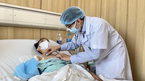 Nam sinh 16 tuổi hồi sinh nhờ ca ghép gan kỳ diệu