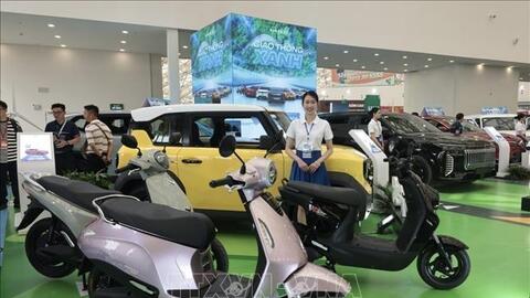 Phí đổi xe điện và bài toán sinh kế