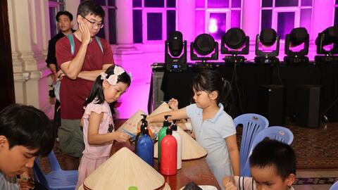 Đưa di sản đến gần với công chúng