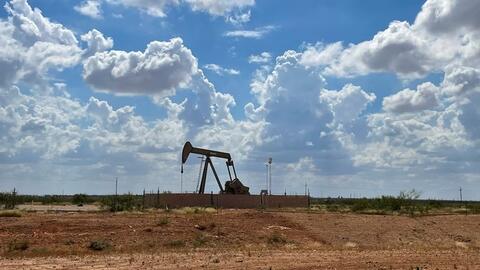 Giá xăng dầu hôm nay (9-7): Giá dầu tăng vọt do Mỹ lại tấn công Iran