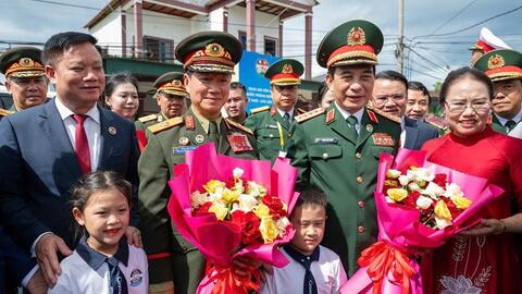 Đoàn đại biểu hai nước Việt Nam - Lào dự Lễ khởi công trường mầm non tại Nghệ An