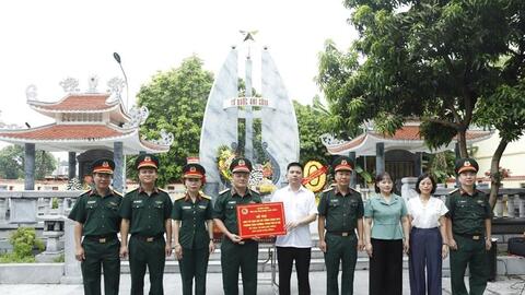 Tổng cục Công nghiệp Quốc phòng tổ chức tri ân tại phường Xuân Phương (Hà Nội)
