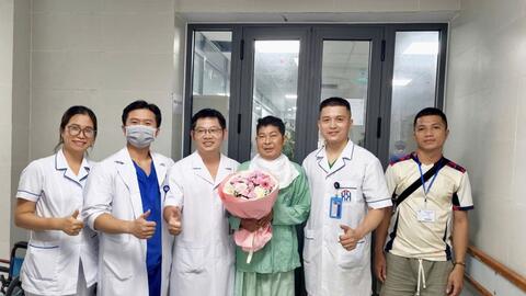 Cứu sống người bệnh ung thư hạ họng, sốc mất máu và suy hô hấp cấp