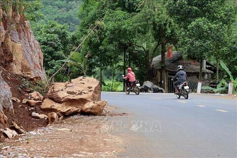 <a href="/trai-dat-xanh" title="Trái đất xanh" rel="dofollow">Trái đất xanh</a>