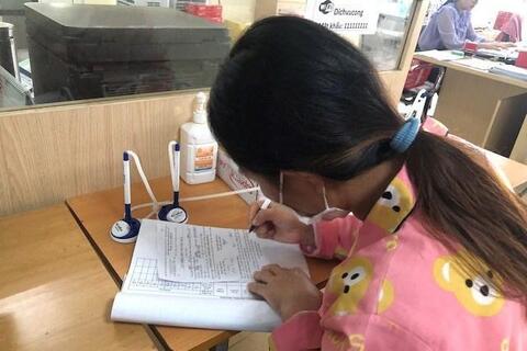 <a href="/mang-xa-hoi" title="Mạng - Xã hội" rel="dofollow">Mạng - Xã hội</a>