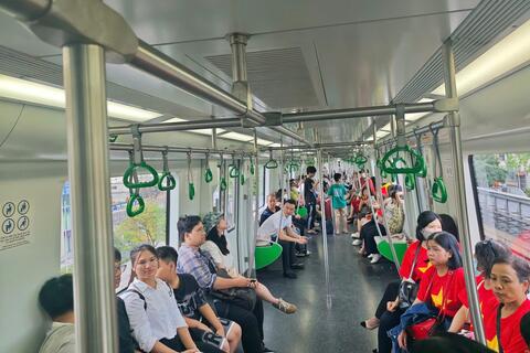<a href="/mang-xa-hoi" title="Mạng - Xã hội" rel="dofollow">Mạng - Xã hội</a>
