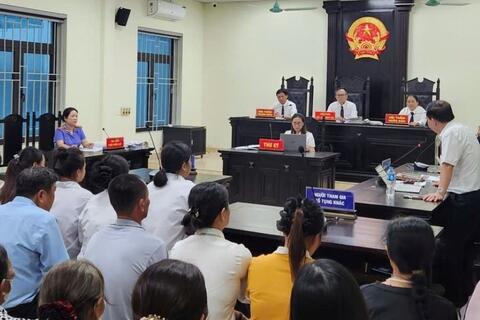 <a href="/mang-xa-hoi" title="Mạng - Xã hội" rel="dofollow">Mạng - Xã hội</a>