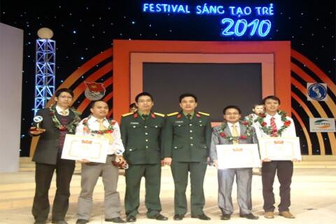 <a href="/cong-nghe" title="Công nghệ" rel="dofollow">Công nghệ</a>