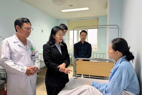 <a href="/mang-xa-hoi" title="Mạng - Xã hội" rel="dofollow">Mạng - Xã hội</a>