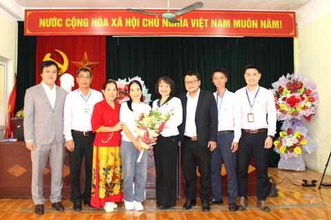 <a href="/mang-xa-hoi" title="Mạng - Xã hội" rel="dofollow">Mạng - Xã hội</a>