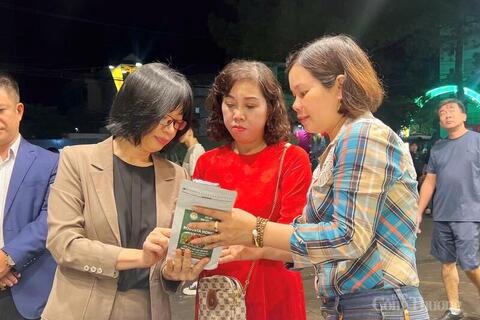 <a href="/mang-xa-hoi" title="Mạng - Xã hội" rel="dofollow">Mạng - Xã hội</a>