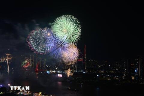 <a href="/trai-dat-xanh" title="Trái đất xanh" rel="dofollow">Trái đất xanh</a>