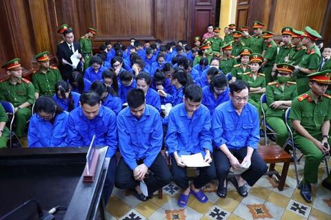 <a href="/mang-xa-hoi" title="Mạng - Xã hội" rel="dofollow">Mạng - Xã hội</a>