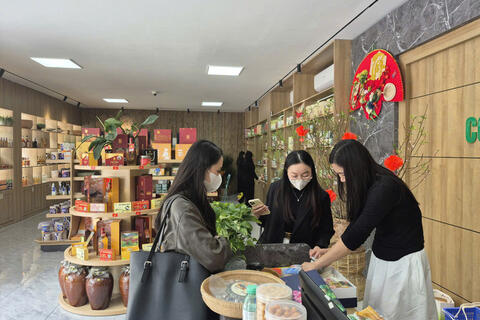 <a href="/mang-xa-hoi" title="Mạng - Xã hội" rel="dofollow">Mạng - Xã hội</a>