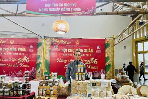 <a href="/mang-xa-hoi" title="Mạng - Xã hội" rel="dofollow">Mạng - Xã hội</a>