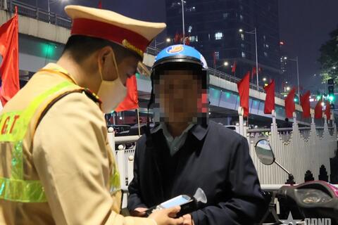 <a href="/mang-xa-hoi" title="Mạng - Xã hội" rel="dofollow">Mạng - Xã hội</a>