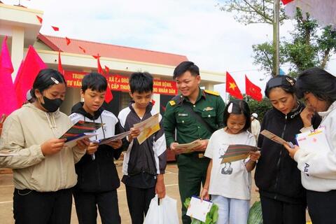 <a href="/mang-xa-hoi" title="Mạng - Xã hội" rel="dofollow">Mạng - Xã hội</a>