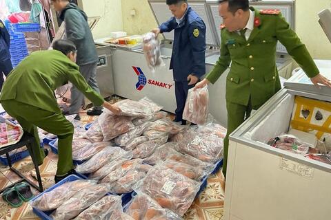 <a href="/mang-xa-hoi" title="Mạng - Xã hội" rel="dofollow">Mạng - Xã hội</a>