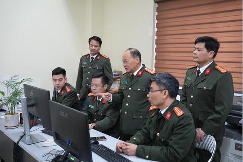 <a href="/mang-xa-hoi" title="Mạng - Xã hội" rel="dofollow">Mạng - Xã hội</a>