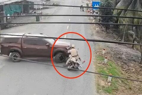 <a href="/mang-xa-hoi" title="Mạng - Xã hội" rel="dofollow">Mạng - Xã hội</a>