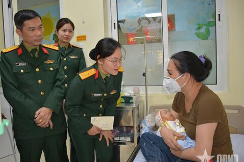 <a href="/mang-xa-hoi" title="Mạng - Xã hội" rel="dofollow">Mạng - Xã hội</a>