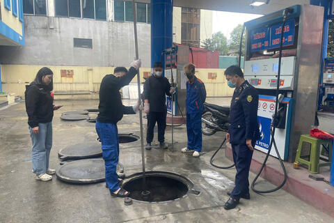 <a href="/mang-xa-hoi" title="Mạng - Xã hội" rel="dofollow">Mạng - Xã hội</a>