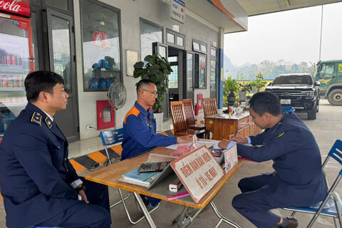 <a href="/mang-xa-hoi" title="Mạng - Xã hội" rel="dofollow">Mạng - Xã hội</a>