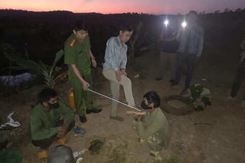 <a href="/mang-xa-hoi" title="Mạng - Xã hội" rel="dofollow">Mạng - Xã hội</a>