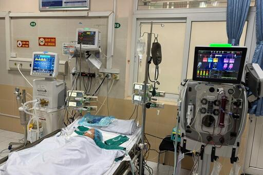 Bé 14 tháng tuổi ở Hà Nội nguy kịch vì mắc tay chân miệng