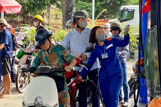 Dự báo giá xăng, dầu tăng giảm trái chiều trong ngày mai (11-9)