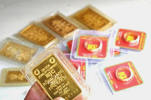 Giá vàng hôm nay (chiều 7-11): Neo ở mức cao