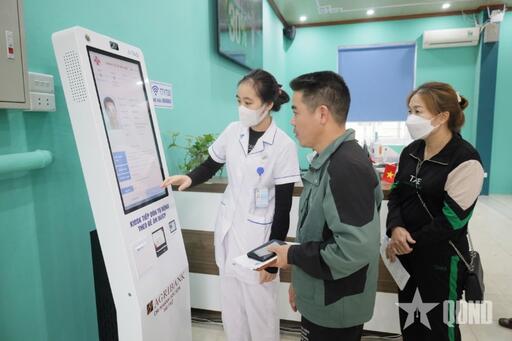 Đổi mới toàn diện để chăm sóc sức khỏe nhân dân