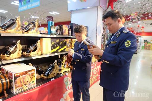 Lai Châu: Hàng Tết dồi dào, thị trường ổn định