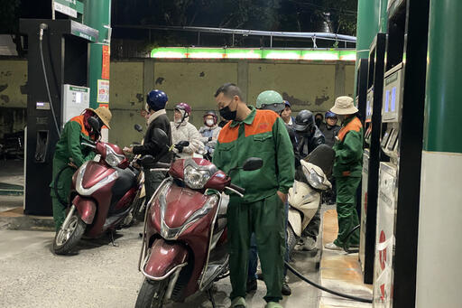 Giá xăng dầu hôm nay 27/2/2026: Đảo chiều tăng mạnh