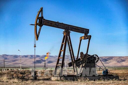 UOB cảnh báo rủi ro lạm phát từ giá dầu