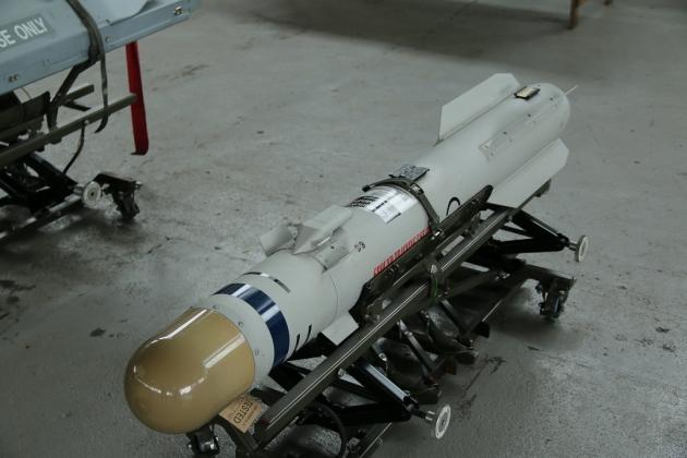 Anh đang bí mật cung cấp vũ khí và đưa quân tới Ukraine? - Hình 2 Anh dang bi mat cung cap vu khi va dua quan toi Ukraine?-Hinh-2