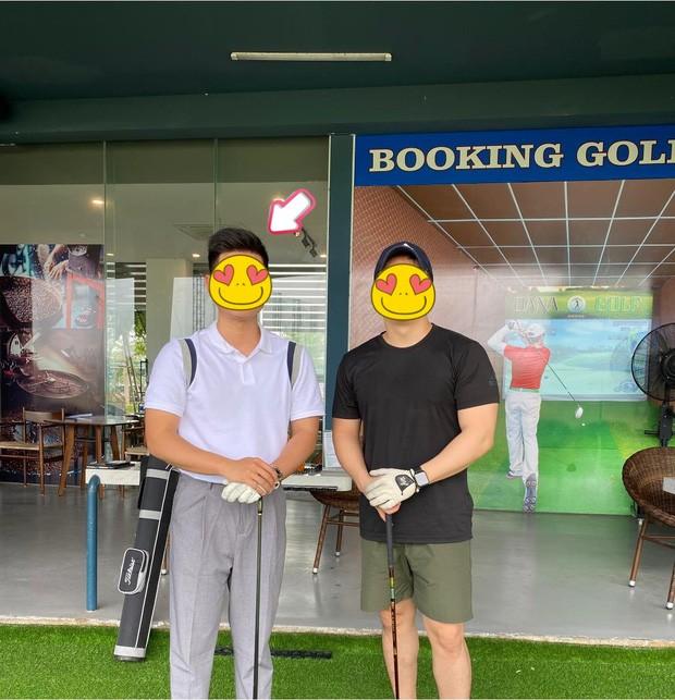 Gia Huy có sở thích của giới thượng lưu như chơi golf,...