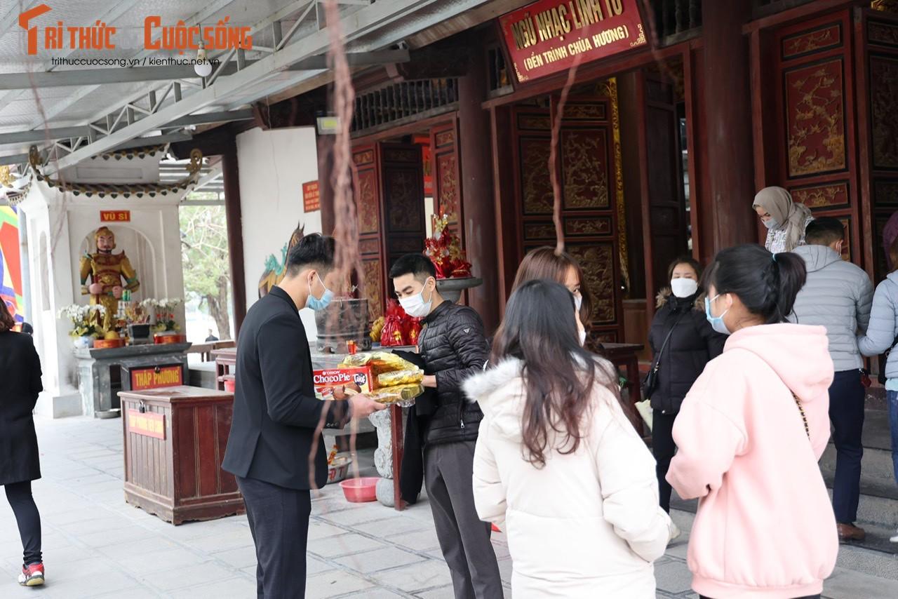 Chùa Hương đìu hiu dịp Tết Nguyên đán, thuyền bè 'đắp chiếu' không khách - 9