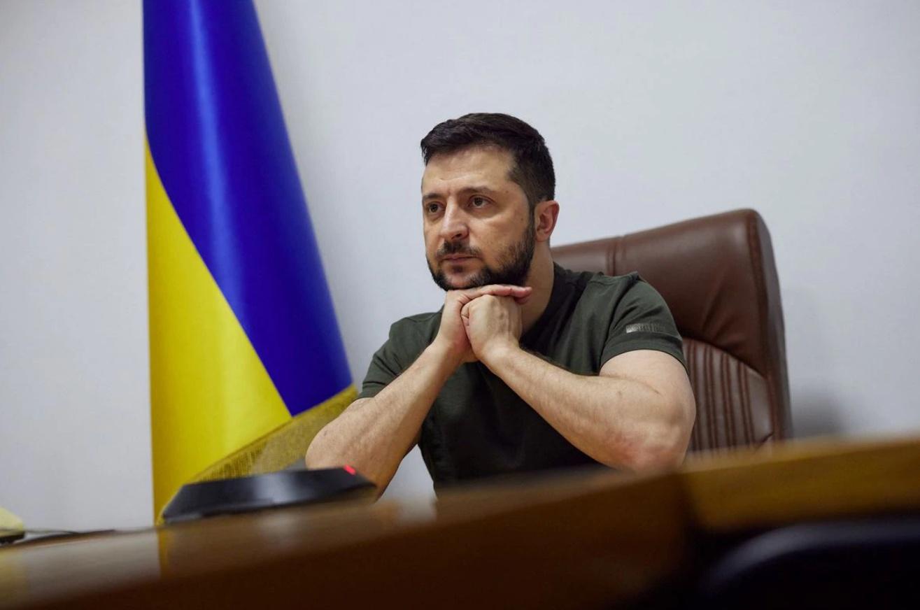 ông Zelensky sa thải hai tướng ảnh 1 Tổng thống Zelensky xuất hiện trong bài phát biểu trước Nghị viện Hà Lan hôm 31/3. Ảnh: Văn phòng báo chí Tổng thống Ukraine.