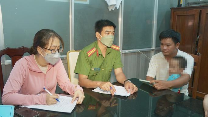 Hai bên thỏa thuận giao cháu N.H.L. cho anh Nguyễn Thế Dũng chăm sóc.