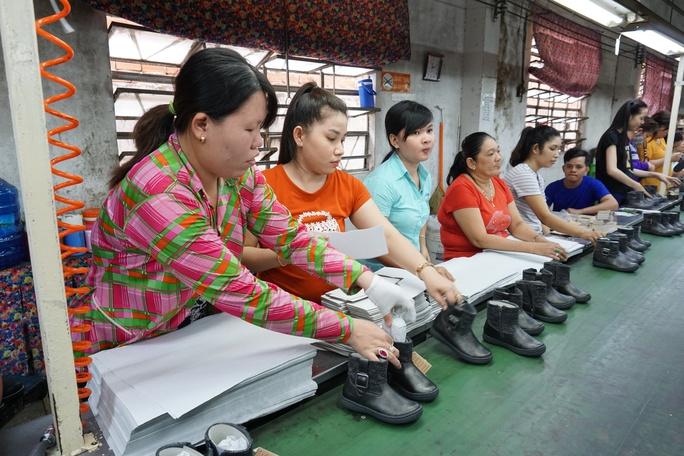 Chính sách phải hài hòa giữa người lao động làm nhà nước với người lao động ngoài quốc doanh.